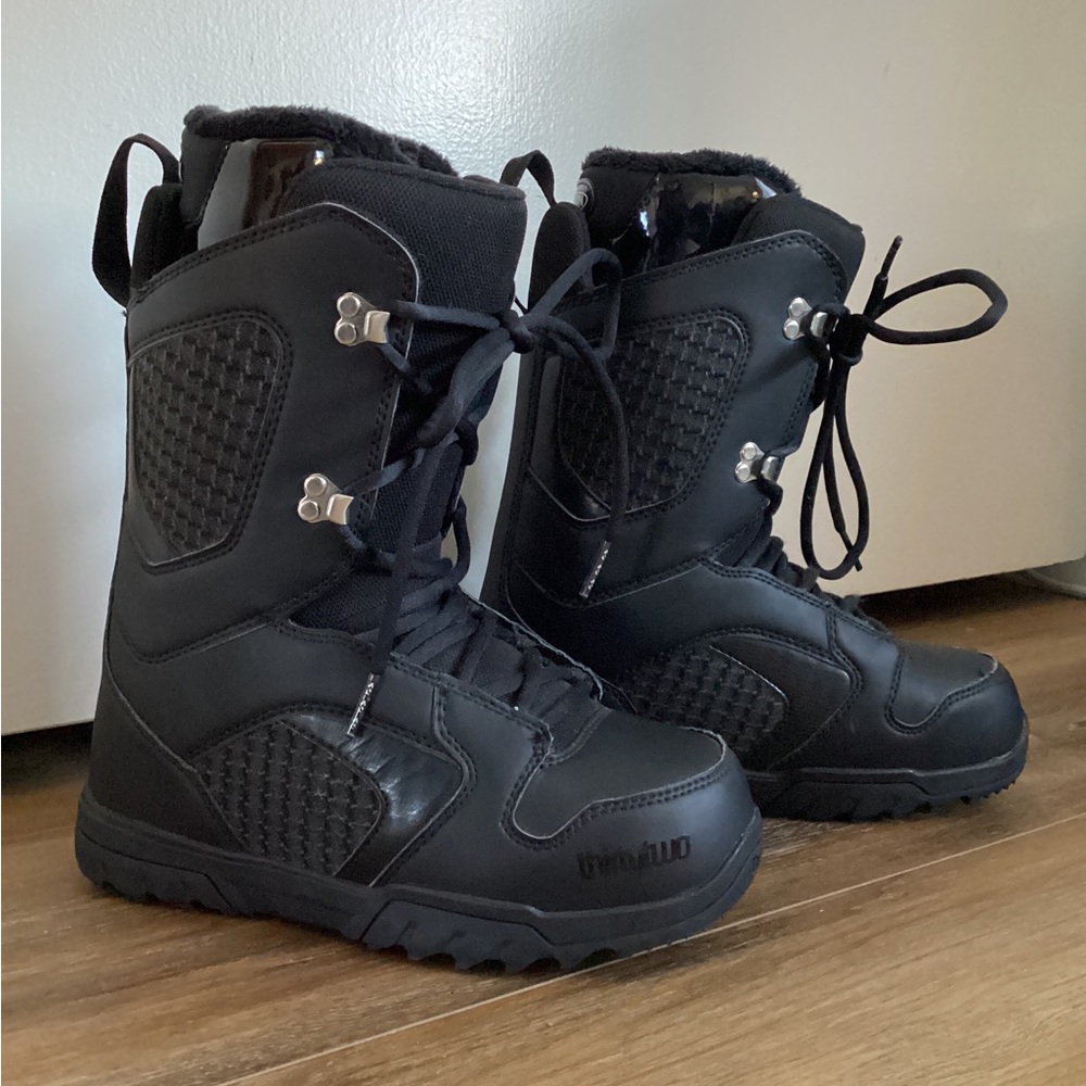 Women’s thirty two snowboarding boots 🥾